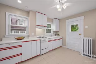 202 N 5th St, Saint Charles, IL 60174 - Photo 12