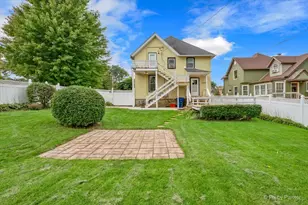 202 N 5th St, Saint Charles, IL 60174 - Photo 2
