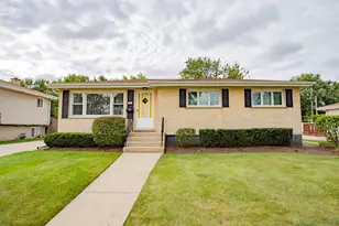 461 E Cherry Hill Dr, Addison, IL 60101 - Photo 1
