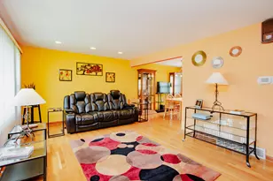 461 E Cherry Hill Dr, Addison, IL 60101 - Photo 2
