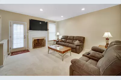 22 Red Tail Drive, Hawthorn Woods, IL 60047 - Photo 4