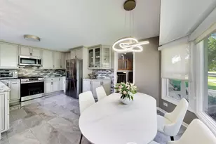 1939 Clover Rd, Northbrook, IL 60062 - Photo 10