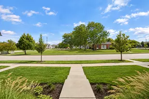 2009 Saipan Dr, Glenview, IL 60026 - Photo 2