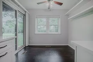 696 Hapsfield Ln, Buffalo Grove, IL 60089 - Photo 16