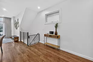 2012 W Shakespeare Ave, Chicago, IL 60647 - Photo 10