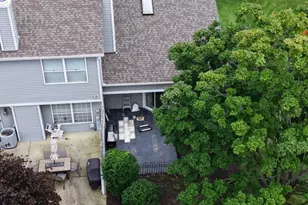 8320 High Point Cir, Darien, IL 60561 - Photo 22