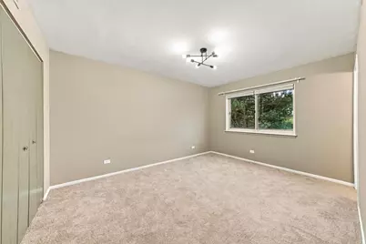 675 Grove Drive #304, Elk Grove Village, IL 60007 - Photo 8