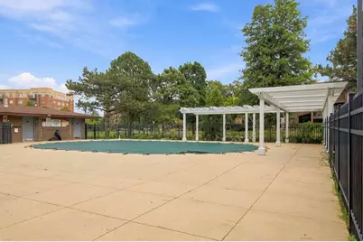 675 Grove Drive #304, Elk Grove Village, IL 60007 - Photo 12