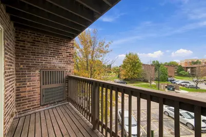 675 Grove Drive #304, Elk Grove Village, IL 60007 - Photo 10