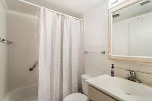 512 Redondo Dr, Downers Grove, IL 60516 - Photo 8