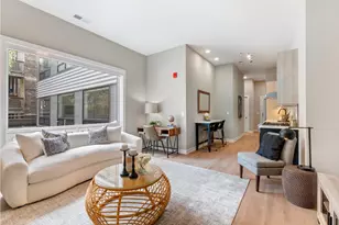 3217 N Clark St, Chicago, IL 60657 - Photo 6