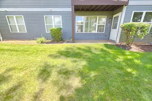 356 Woodview Cir, Elgin, IL 60120 - Photo 20