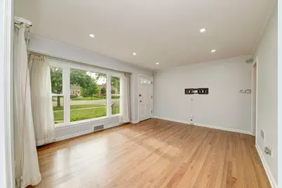 384 S Wolf Road S, Des Plaines, IL 60016 - Photo 6
