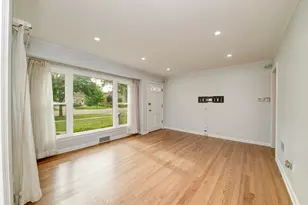 384 S Wolf Road S, Des Plaines, IL 60016 - Photo 6