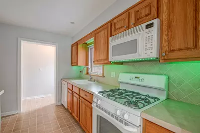384 S Wolf Road S, Des Plaines, IL 60016 - Photo 10