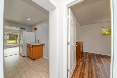 384 S Wolf Road S, Des Plaines, IL 60016 - Photo 12
