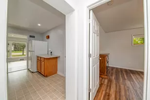 384 S Wolf Road S, Des Plaines, IL 60016 - Photo 12