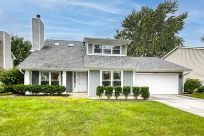 820 N Dexter Lane, Hoffman Estates, IL 60169 - Photo 1