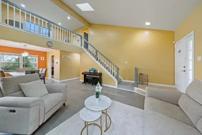820 N Dexter Lane, Hoffman Estates, IL 60169 - Photo 4