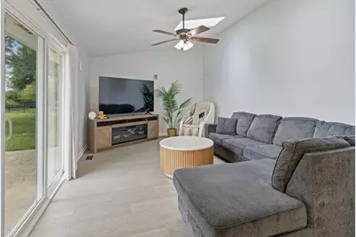 820 N Dexter Lane, Hoffman Estates, IL 60169 - Photo 12