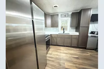 8001 Neenah Avenue, Burbank, IL 60459 - Photo 2