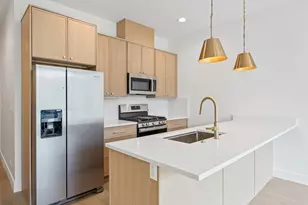 1313 W Taylor St, Chicago, IL 60607 - Photo 2