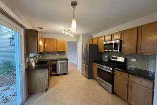 1109 Blackburn Dr, Grayslake, IL 60030 - Photo 16