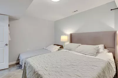 5225 W Melrose Street #1-R, Chicago, IL 60641 - Photo 16
