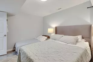 5225 W Melrose St, Chicago, IL 60641 - Photo 16