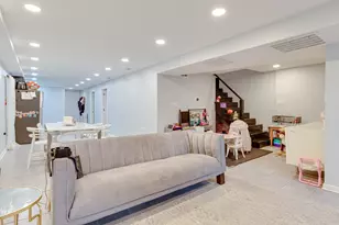 5225 W Melrose St, Chicago, IL 60641 - Photo 8