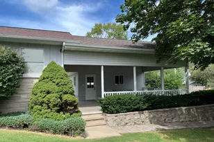 315 S Cherry St, Paxton, IL 60957 - Photo 6