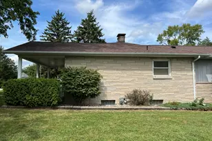 315 S Cherry St, Paxton, IL 60957 - Photo 4