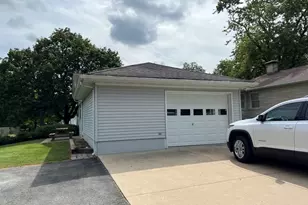 315 S Cherry St, Paxton, IL 60957 - Photo 10