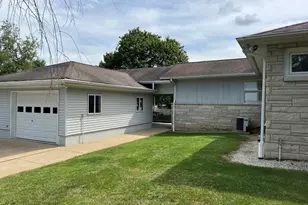 315 S Cherry St, Paxton, IL 60957 - Photo 12