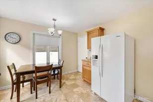 226 N Elmwood Ave, Waukegan, IL 60085 - Photo 8