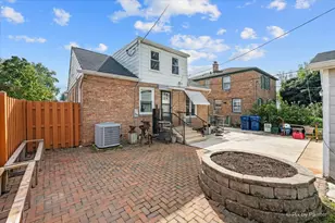 226 N Elmwood Ave, Waukegan, IL 60085 - Photo 24
