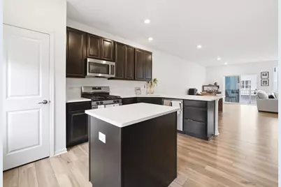 1006 Neubauer Circle #1804, Lindenhurst, IL 60046 - Photo 10