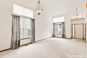 2231 Wilshire Ct, Grayslake, IL 60030 - Photo 2