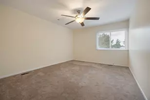 1525 Columbia Ct, Elk Grove Village, IL 60007 - Photo 14