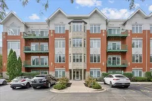 660 McHenry Rd, Wheeling, IL 60090 - Photo 1