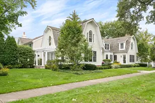 252 Myrtle St, Winnetka, IL 60093 - Photo 2