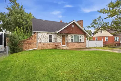 7915 W 70th Street, Bridgeview, IL 60455 - Photo 2