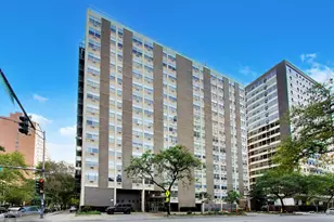3033 N Sheridan Rd, Chicago, IL 60657 - Photo 2