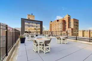 3033 N Sheridan Rd, Chicago, IL 60657 - Photo 22