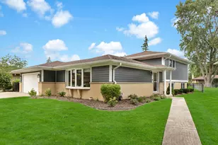 1602 N Oneida Ln, Mount Prospect, IL 60056 - Photo 1