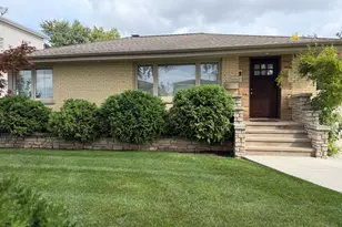 4205 N Newland Ave, Harwood Heights, IL 60706 - Photo 1