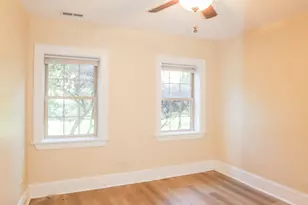 2050 W Summerdale Ave, Chicago, IL 60625 - Photo 10