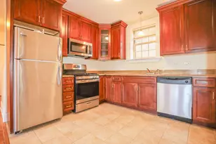 2050 W Summerdale Ave, Chicago, IL 60625 - Photo 2