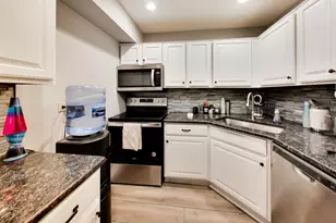 6700 S Brainard Ave, Countryside, IL 60525 - Photo 10