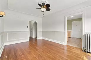 2325 W Farwell Ave, Chicago, IL 60645 - Photo 12